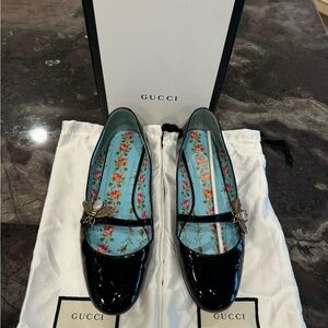 🐝GUCCI-Black Patent Leather Bee Mary Jane🐝